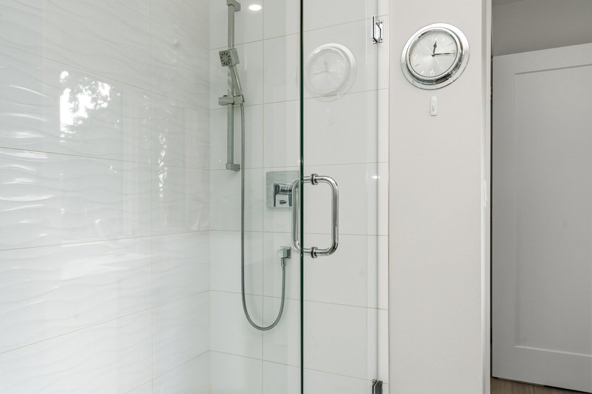Welcome to this beautifully maintained and exceptionally - photo 27