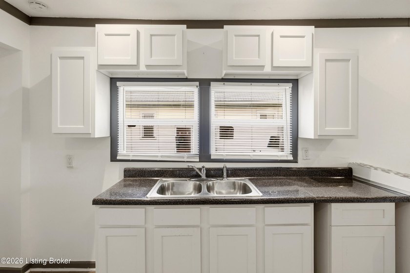 Welcome to 4002 Greenwood Ave, a beautifully updated home - photo 9