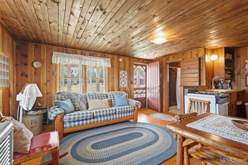 Seize an incredible investment opportunity with this - photo 8