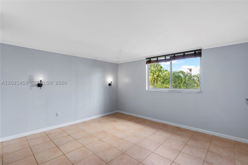 A South Beach condo that checks all the boxes. This 700 sq ft, 1 - photo 11