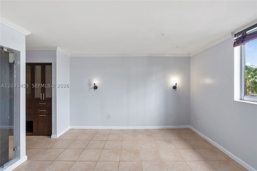 A South Beach condo that checks all the boxes. This 700 sq ft, 1 - photo 12