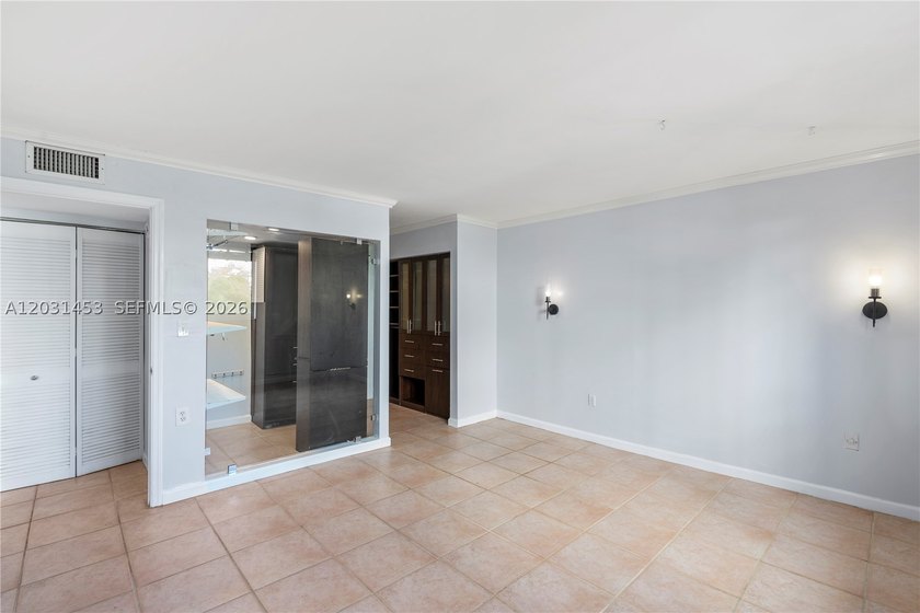 A South Beach condo that checks all the boxes. This 700 sq ft, 1 - photo 13