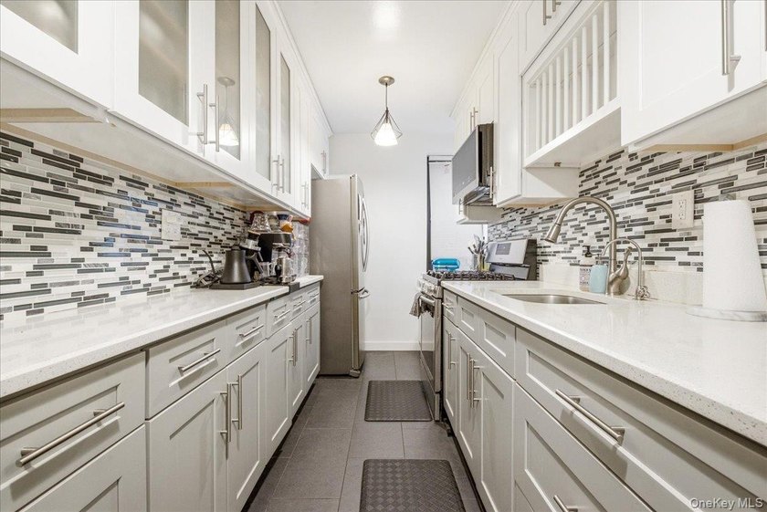 Pet Friendly, Renovated, and First Floor Convenience! Ditch the - photo 13