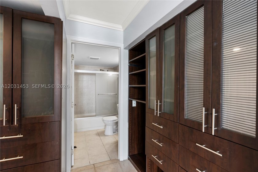 A South Beach condo that checks all the boxes. This 700 sq ft, 1 - photo 14