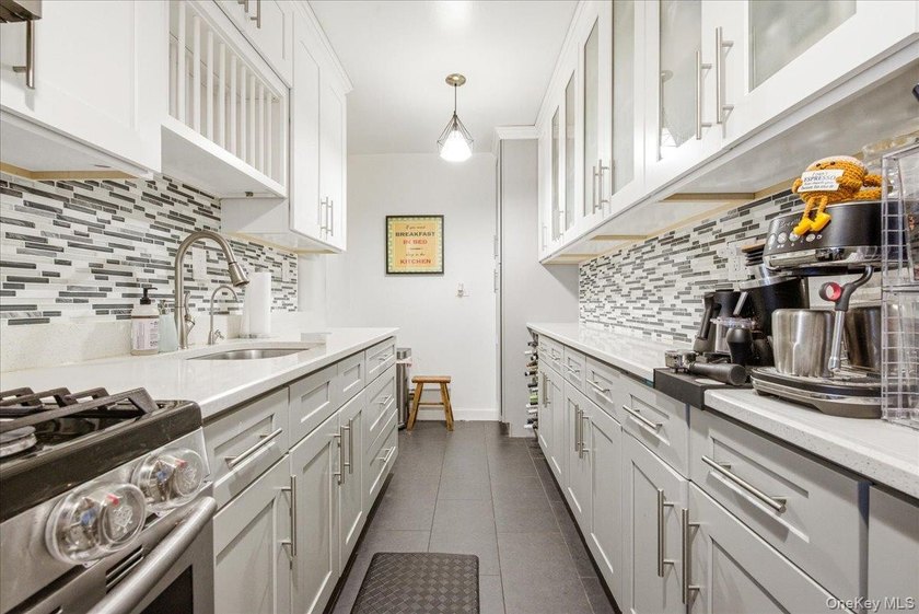 Pet Friendly, Renovated, and First Floor Convenience! Ditch the - photo 15