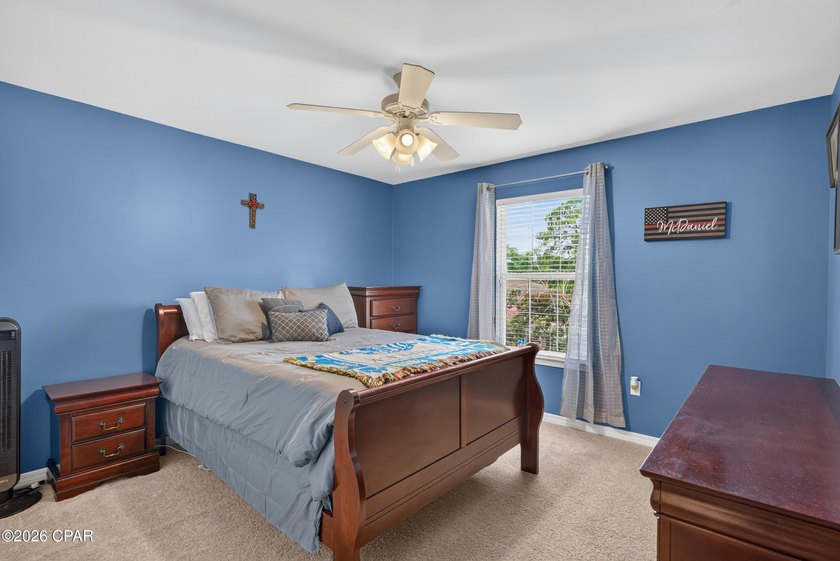 Welcome home to this inviting 3-bedroom, 2.5-bath property - photo 17