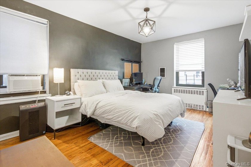 Pet Friendly, Renovated, and First Floor Convenience! Ditch the - photo 18