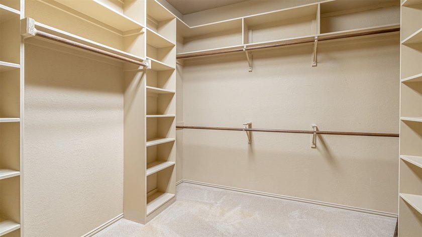 Beautifully maintained brick home with cut stone accents. Easy - photo 19
