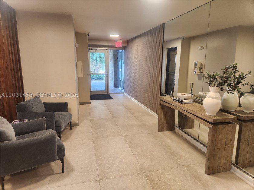 A South Beach condo that checks all the boxes. This 700 sq ft, 1 - photo 20