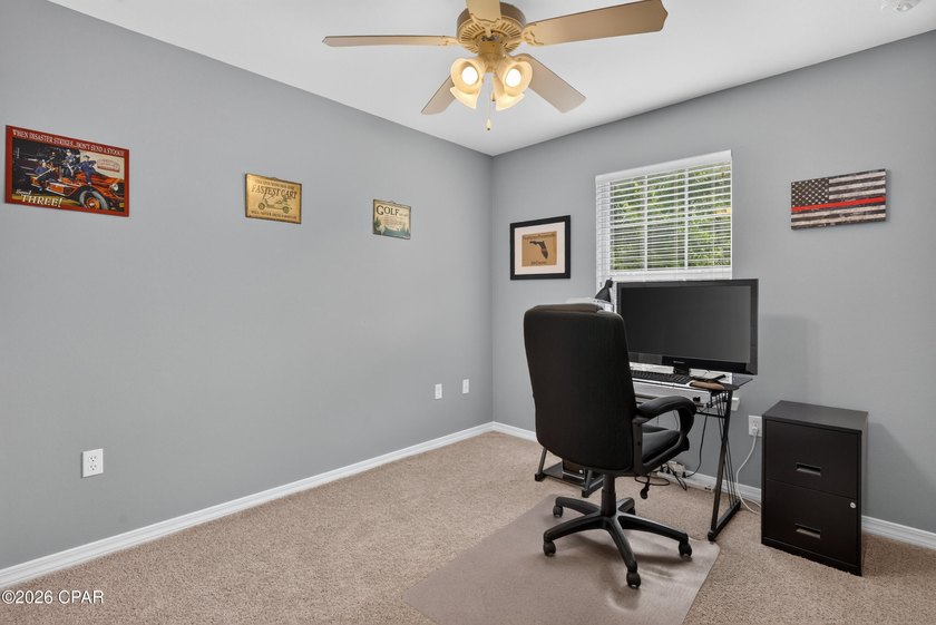 Welcome home to this inviting 3-bedroom, 2.5-bath property - photo 21
