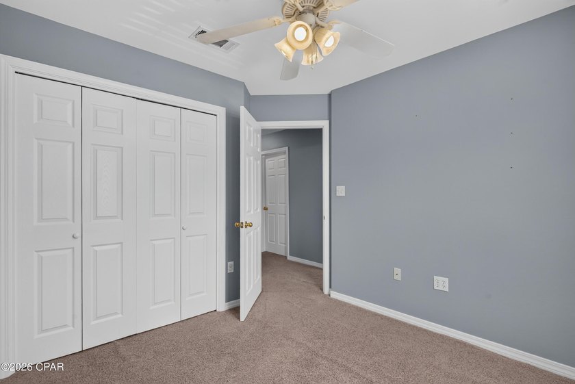 Welcome home to this inviting 3-bedroom, 2.5-bath property - photo 24