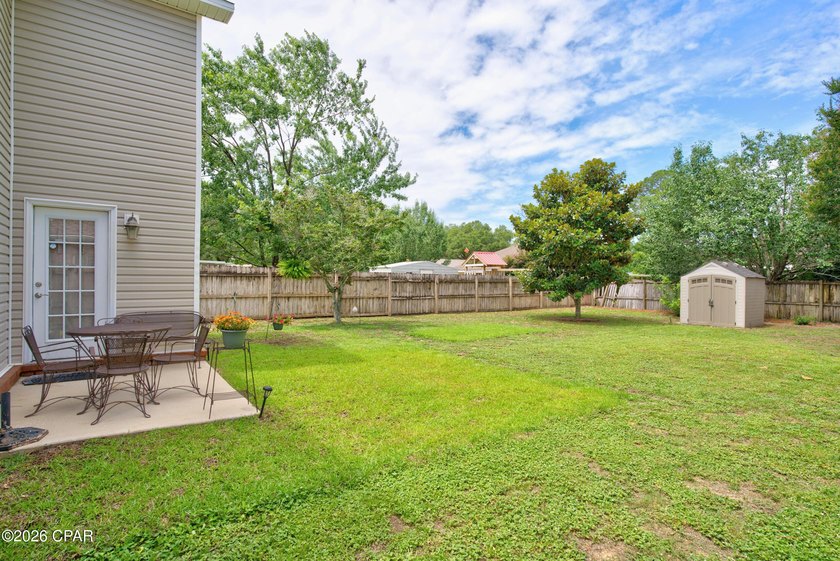 Welcome home to this inviting 3-bedroom, 2.5-bath property - photo 31