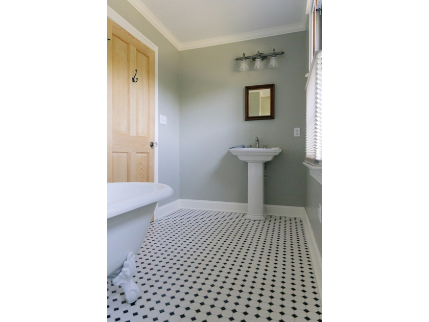 Come and visit 1 Jefferson Street in Onancock, Va. 10% reduction - photo 33
