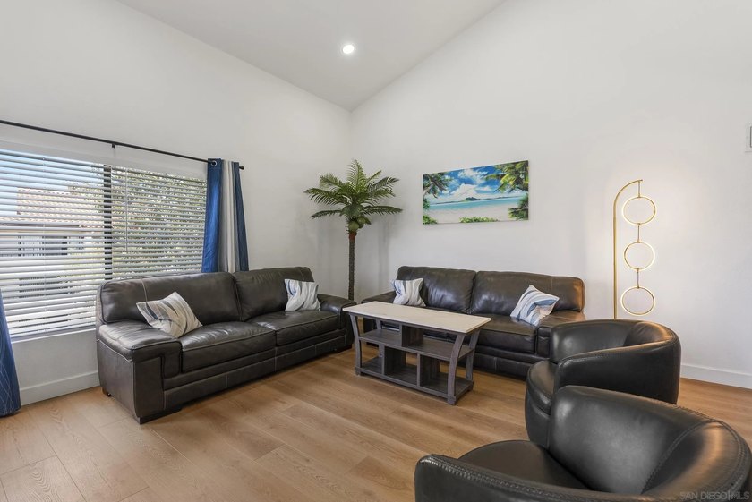 A pleasure to show! Location, Location. Top Floor Unit with high - photo 8