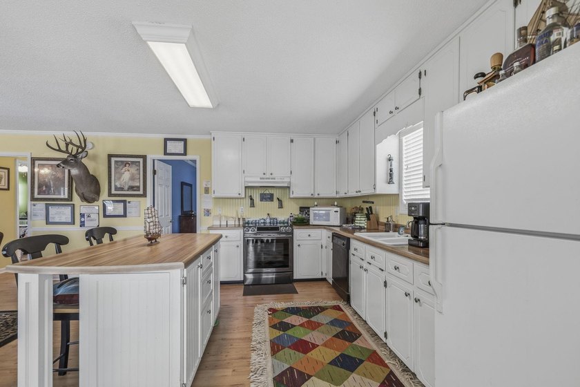 Welcome to 477 Avant Road, where classic Lake Sinclair cottage - photo 12