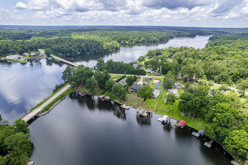 Welcome to 477 Avant Road, where classic Lake Sinclair cottage - photo 41