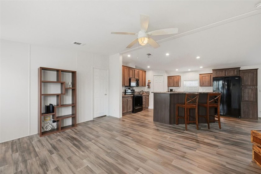 One of the largest floor plans in Broadmore Park! Offering 2,016 - photo 7