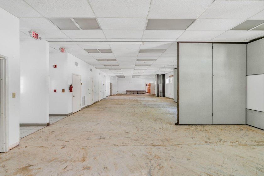 Live and/or work in this RARE 100' of waterfront re-development - photo 10