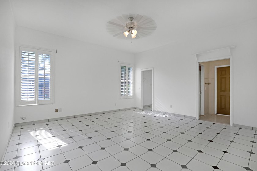Exceptional value in this custom-built 3,300 sq. ft. concrete - photo 30