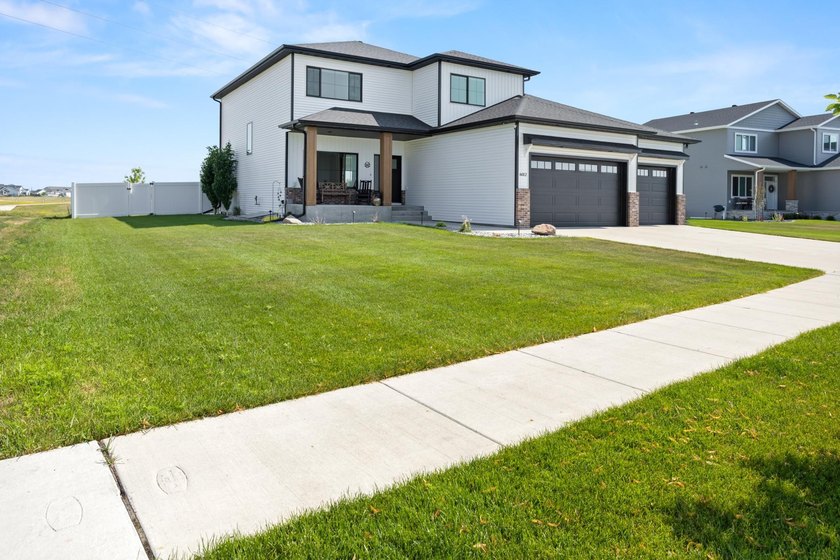 Welcome to this exceptional two-story home, perfectly situated - photo 2