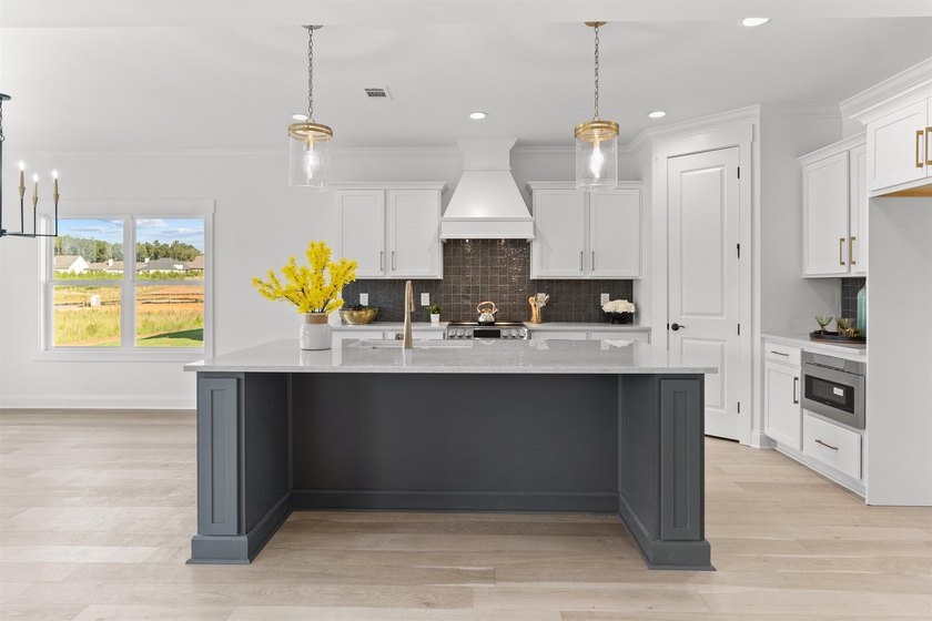 Designed for today's lifestyle, this spacious open floor plan - photo 11