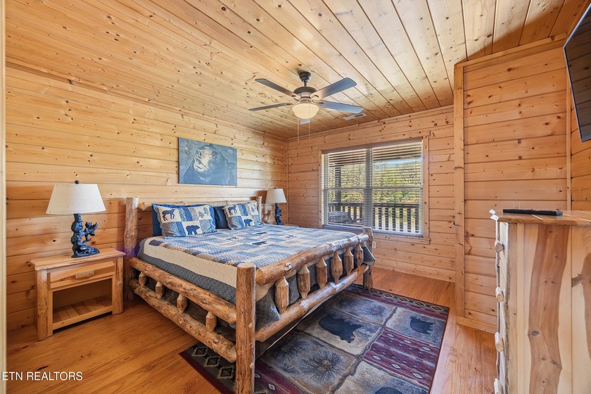 A rare easy-access cabin in the heart of the Smokies -- and a - photo 13