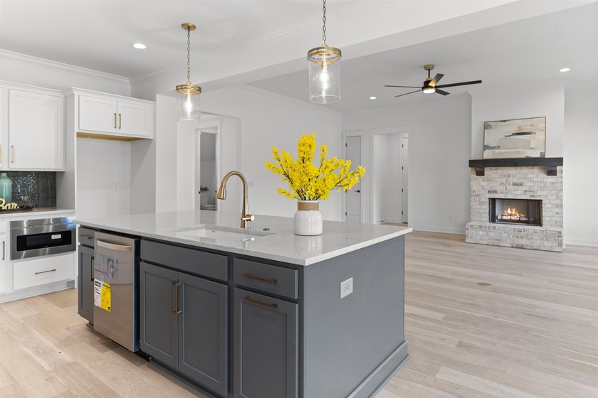 Designed for today's lifestyle, this spacious open floor plan - photo 13