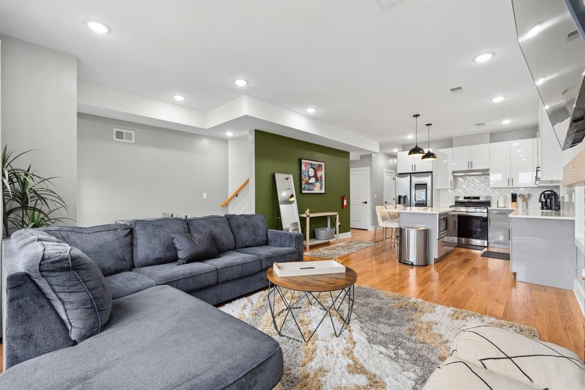 Welcome to this refined 3-bedroom, 2-bathroom home offering - photo 8