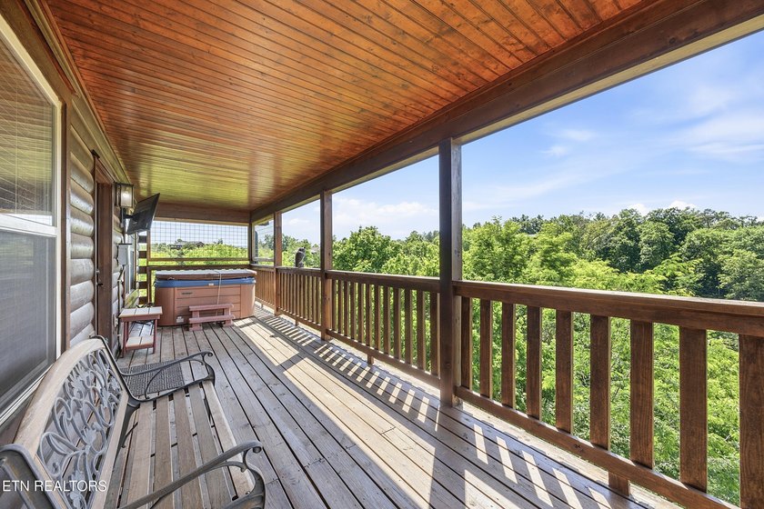 A rare easy-access cabin in the heart of the Smokies -- and a - photo 19