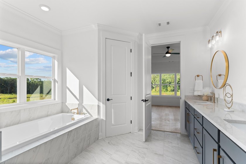 Designed for today's lifestyle, this spacious open floor plan - photo 23