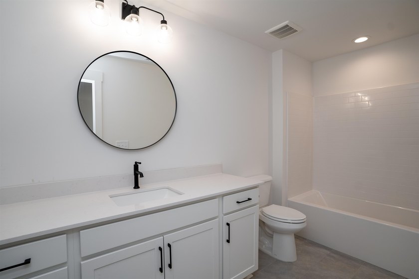 Designed for today's lifestyle, this spacious open floor plan - photo 32