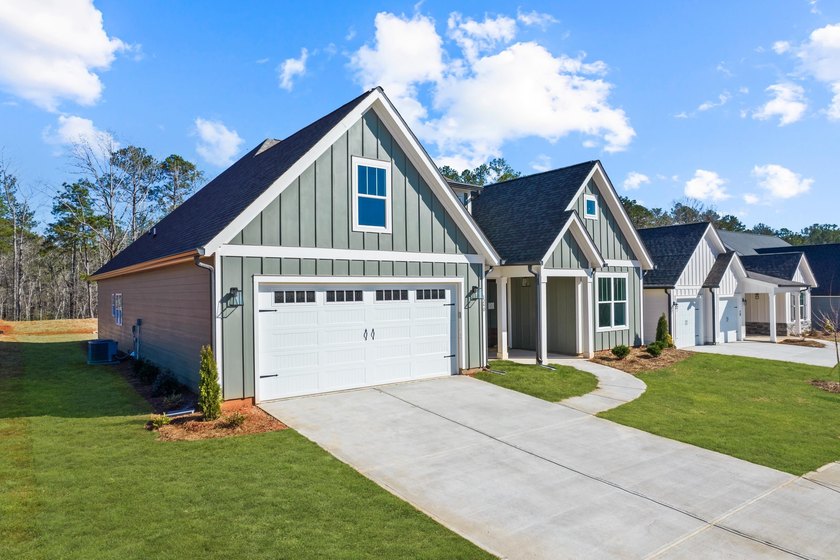 Designed for today's lifestyle, this spacious open floor plan - photo 44