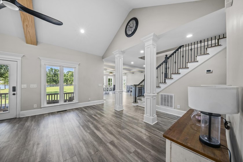 EXTRAORDINARY OPPORTUNITY TO OBTAIN OVER 4 ACRES OF PRIME LEVEL - photo 15