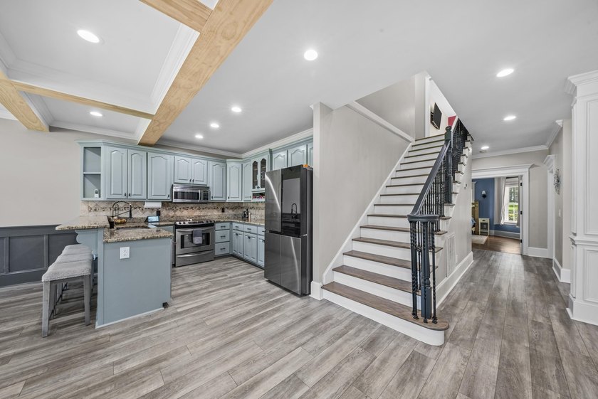 EXTRAORDINARY OPPORTUNITY TO OBTAIN OVER 4 ACRES OF PRIME LEVEL - photo 17