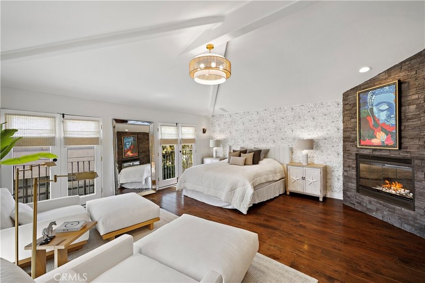 Welcome to modern, resort-style living on Lido Isle. Extensively - photo 23