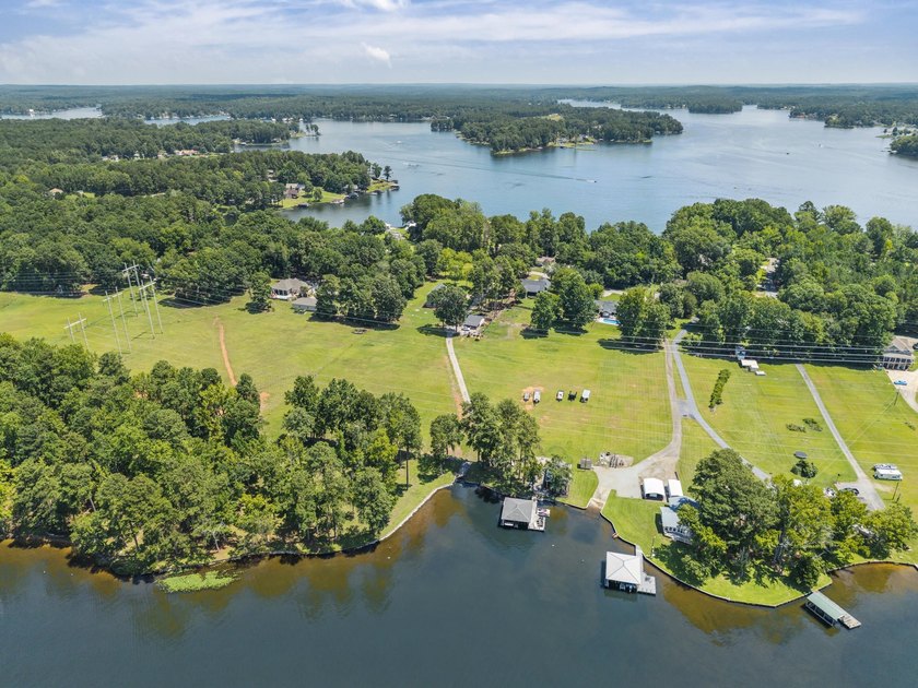 EXTRAORDINARY OPPORTUNITY TO OBTAIN OVER 4 ACRES OF PRIME LEVEL - photo 34