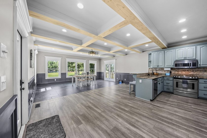 EXTRAORDINARY OPPORTUNITY TO OBTAIN OVER 4 ACRES OF PRIME LEVEL - photo 36
