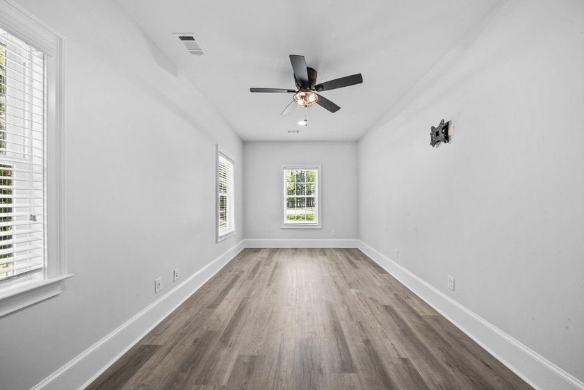 EXTRAORDINARY OPPORTUNITY TO OBTAIN OVER 4 ACRES OF PRIME LEVEL - photo 46