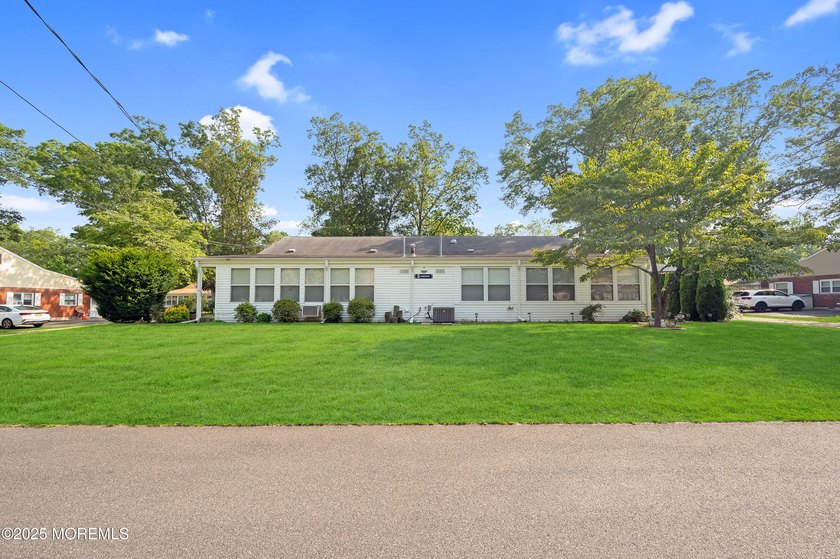 Welcome to Cedar Glen Homes, a sought after 55+ community - photo 7