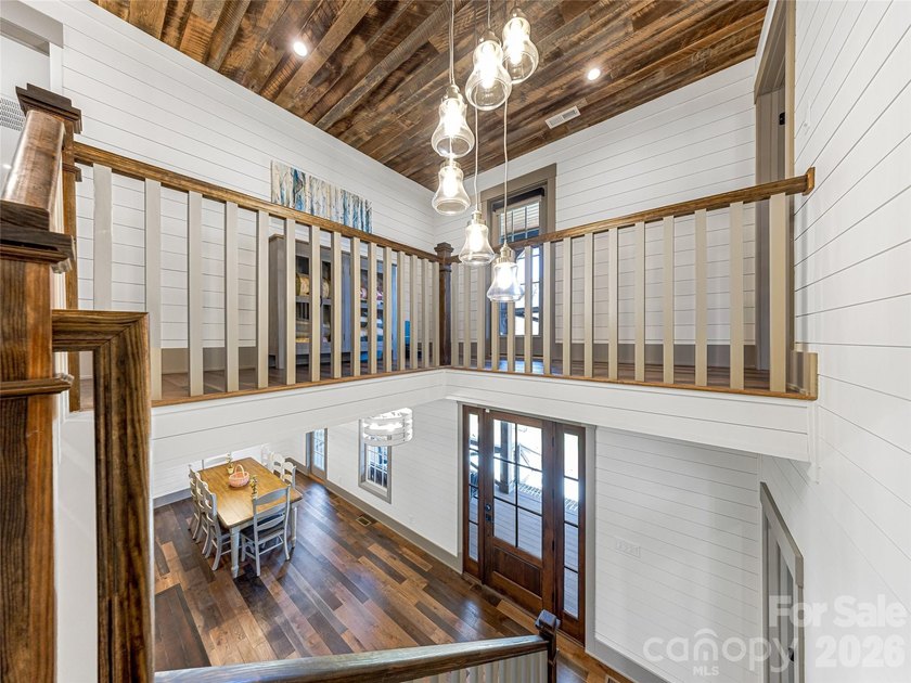 Completely transformed modern farmhouse on 5.5 acres w/ mountain - photo 33