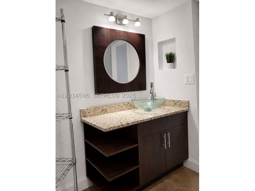Resort-Style Living - Beautiful 1-Bedroom, 1-Bath 2nd Floor Unit - photo 5