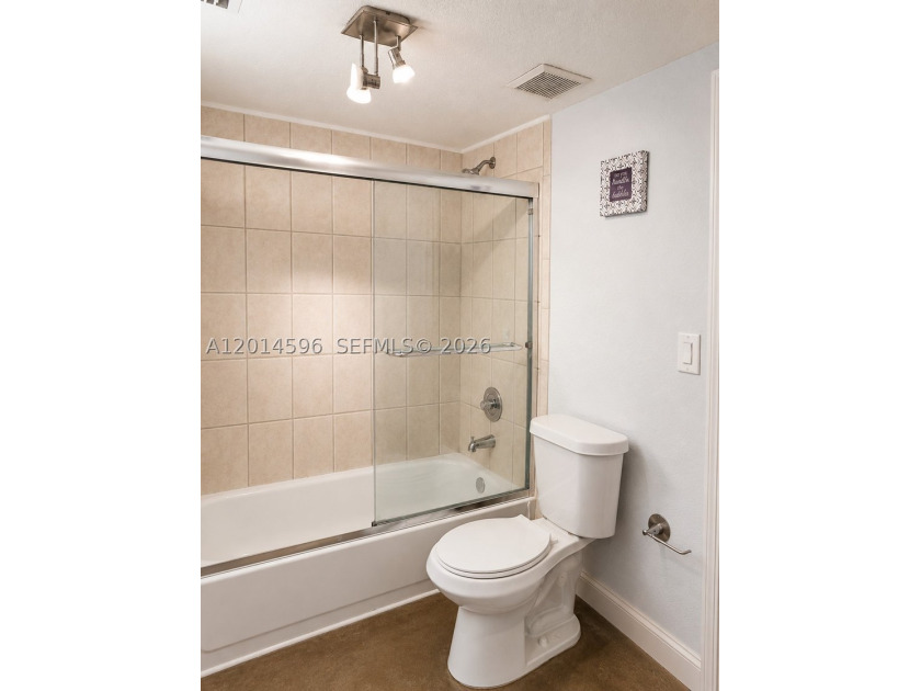 Resort-Style Living - Beautiful 1-Bedroom, 1-Bath 2nd Floor Unit - photo 6