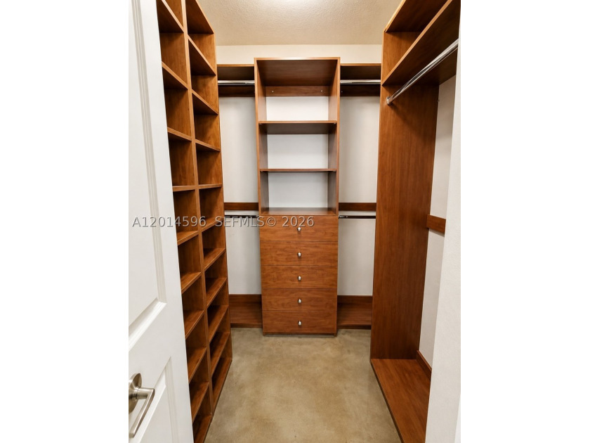 Resort-Style Living - Beautiful 1-Bedroom, 1-Bath 2nd Floor Unit - photo 8