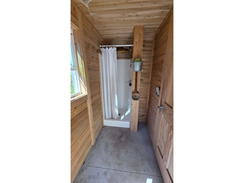 Updated 2 bedroom 1 bath home. Very close proximity to Lake - photo 14