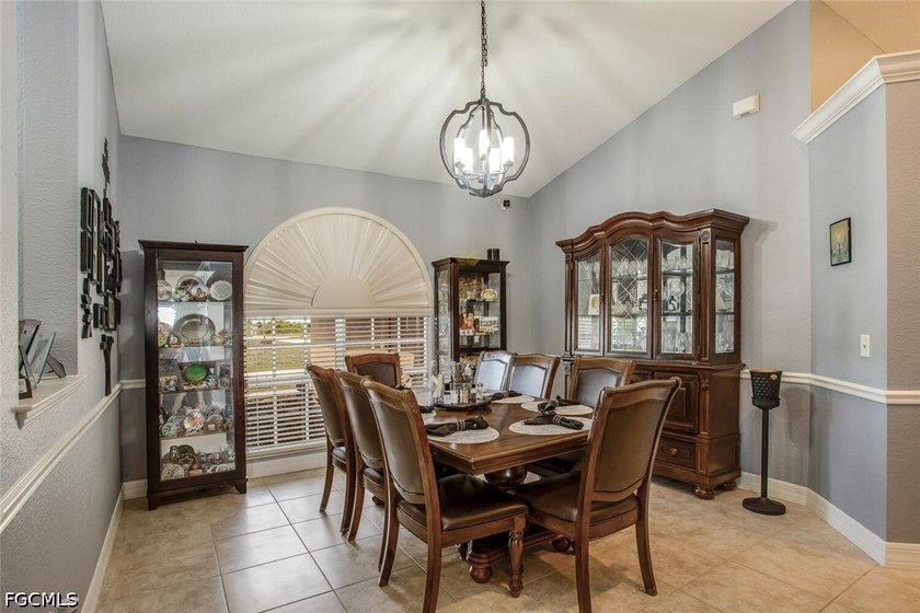 Must see 4 bedroom waterfront home - well maintained with many - photo 5