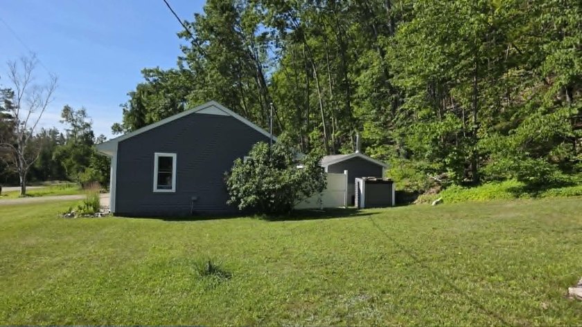 Updated 2 bedroom 1 bath home. Very close proximity to Lake - photo 16