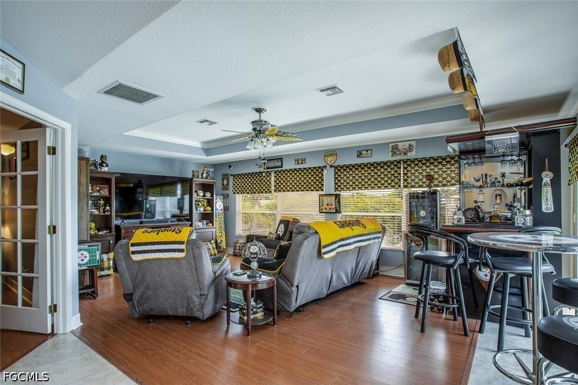 Must see 4 bedroom waterfront home - well maintained with many - photo 8