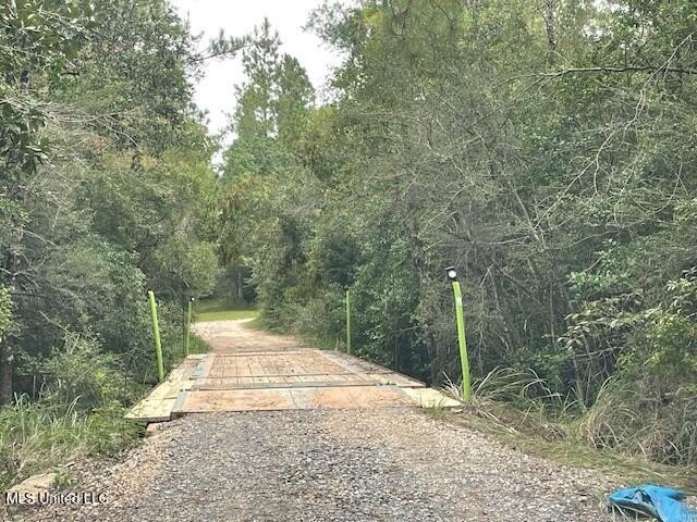 Vacant wooded land at the dead-end of Rivers Pointe. 16th - photo 6