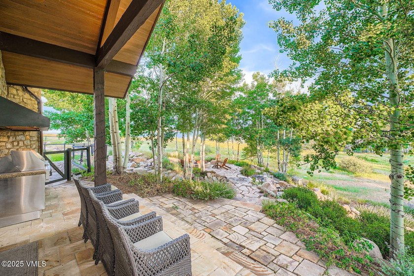 A Legacy Estate. Set on 35 acres, adjacent to BLM, and located 8 - photo 4