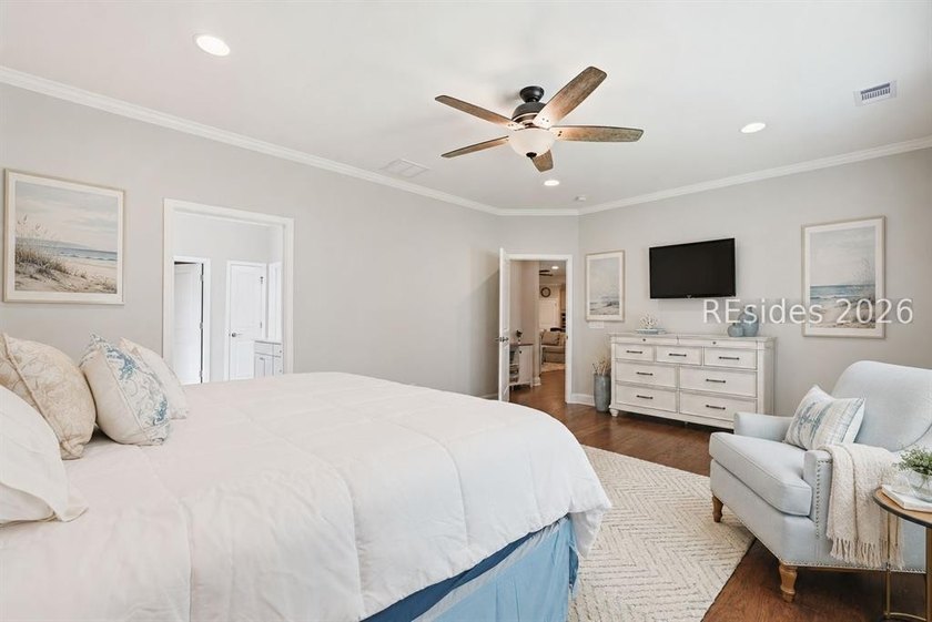 Discover the perfect blend of comfort, connection, and carefree - photo 18
